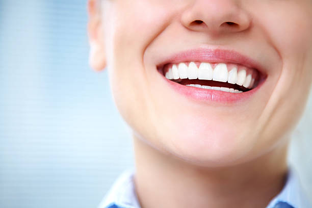 Redescoperă plăcerea de a mânca și de a vorbi: implanturile dentare sunt răspunsul
